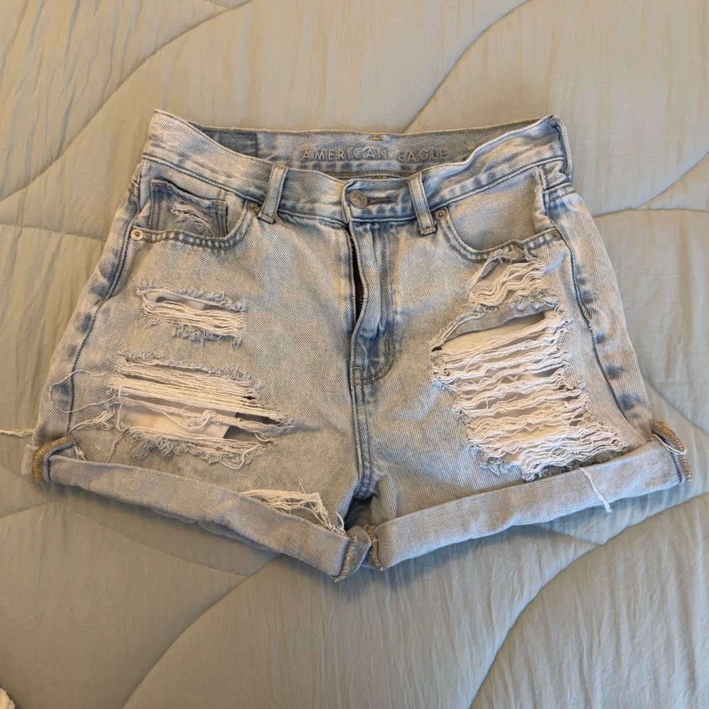 American Eagle Outfitters Light Wash Denim Mom Shorts